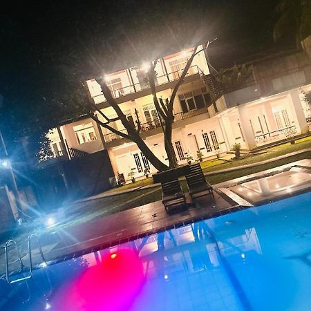 Hotel The Shade Brothers Katunayaka Zewnętrze zdjęcie