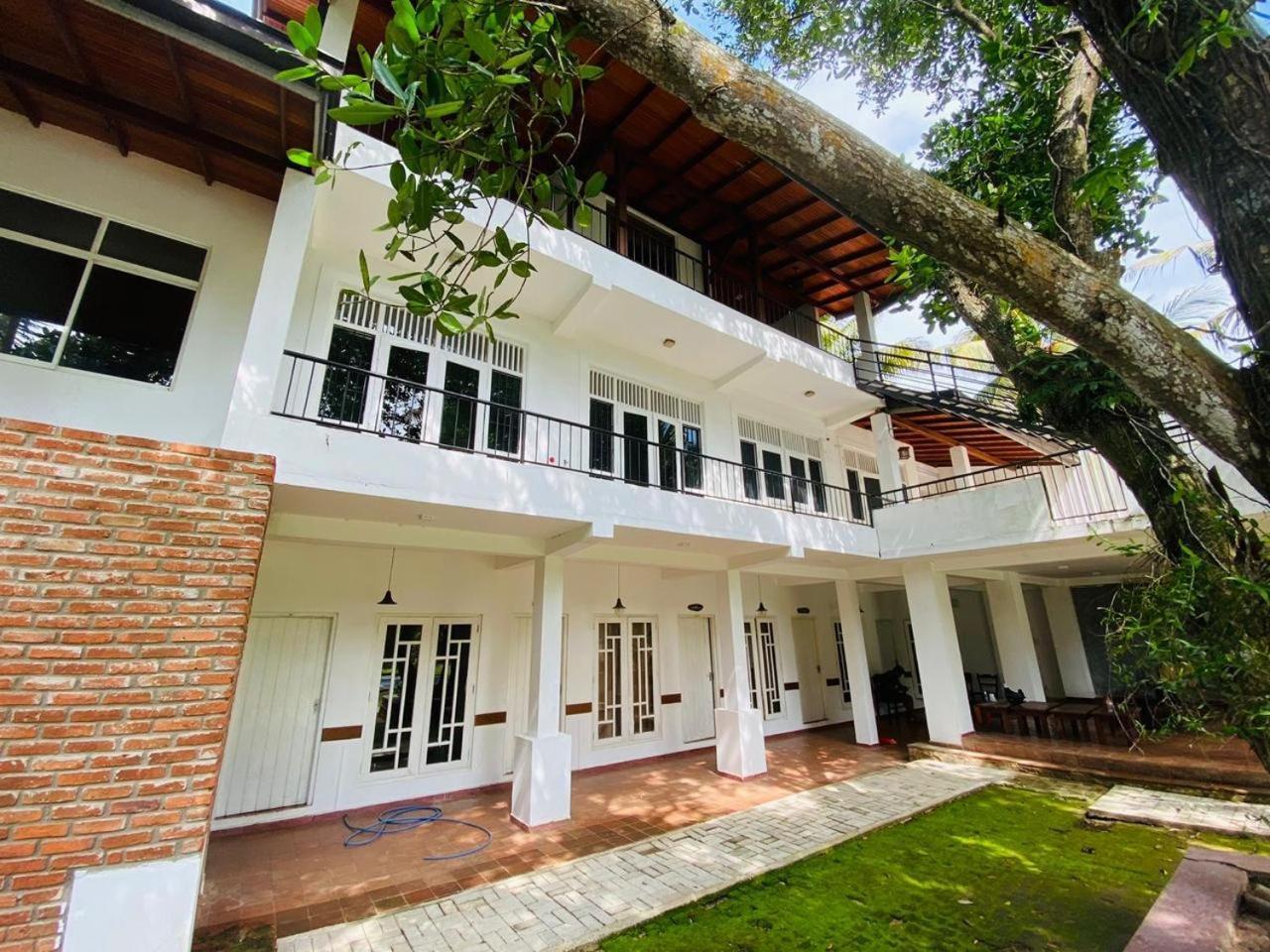 Hotel The Shade Brothers Katunayaka Zewnętrze zdjęcie